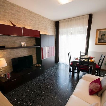 Apartamento A Casa Di Simone A Viareggio Exterior foto
