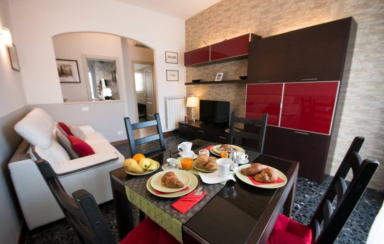 Apartamento A Casa Di Simone A Viareggio Exterior foto