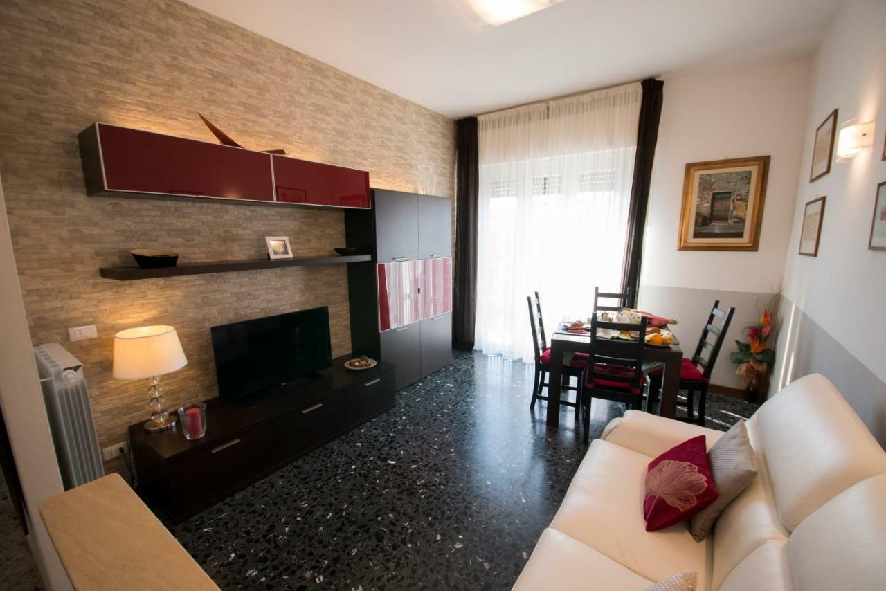 Apartamento A Casa Di Simone A Viareggio Exterior foto